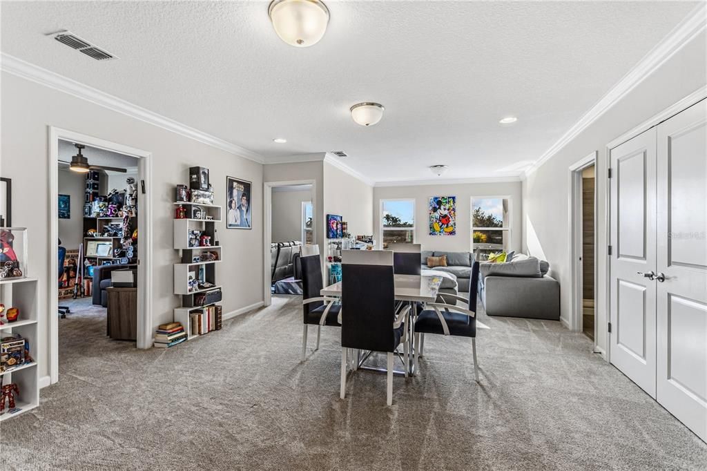 En Venta: $1,300,000 (6 camas, 6 baños, 4198 Pies cuadrados)