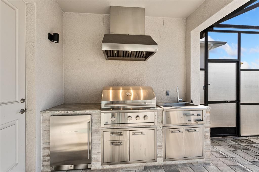 En Venta: $1,300,000 (6 camas, 6 baños, 4198 Pies cuadrados)