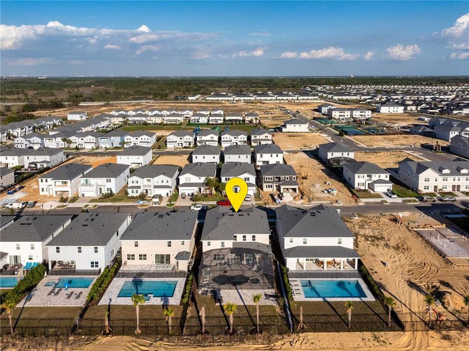 En Venta: $1,300,000 (6 camas, 6 baños, 4198 Pies cuadrados)