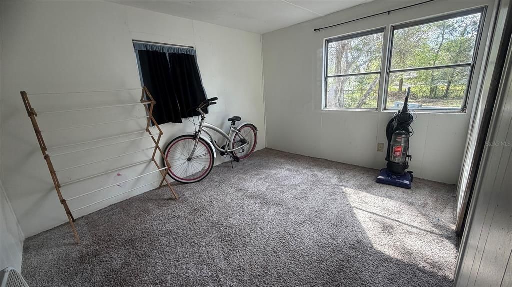 待售: $89,900 (2 贝兹, 1 浴室, 864 平方英尺)