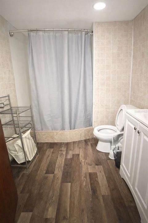 待售: $89,900 (2 贝兹, 1 浴室, 864 平方英尺)