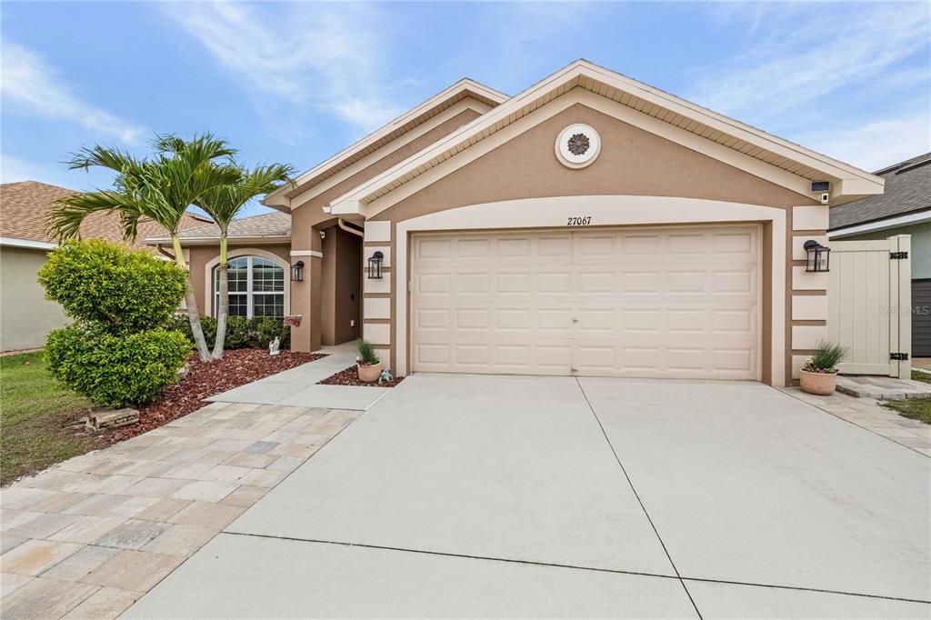 Active With Contract: $325,000 (4 beds, 2 baths, 1827 Square Feet)