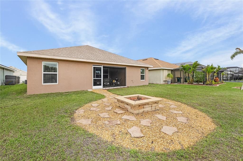 Active With Contract: $325,000 (4 beds, 2 baths, 1827 Square Feet)