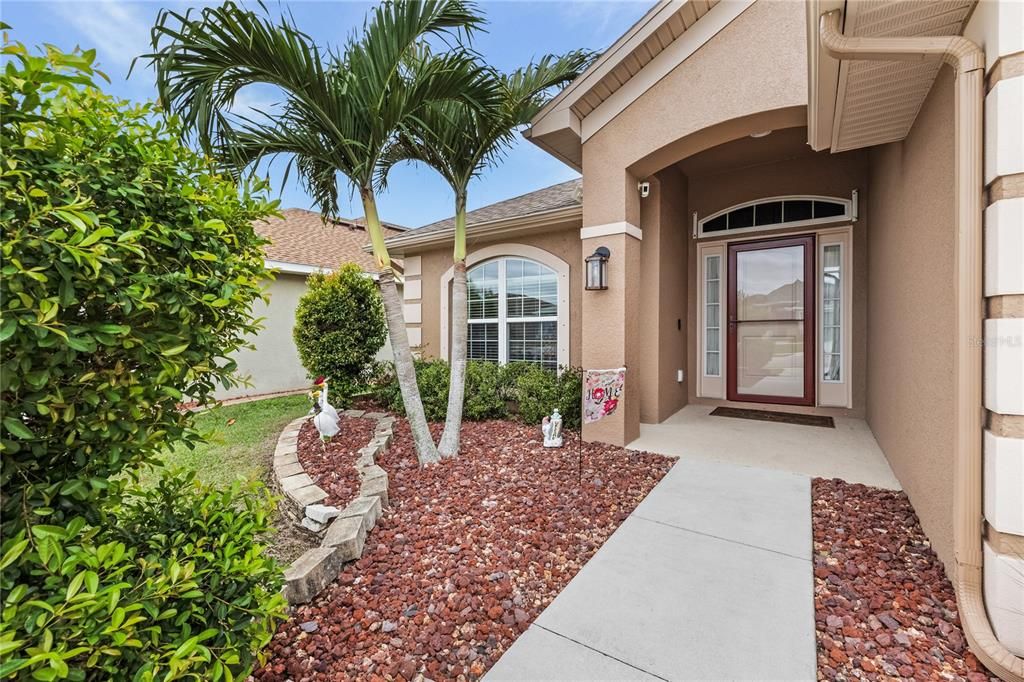 Active With Contract: $325,000 (4 beds, 2 baths, 1827 Square Feet)