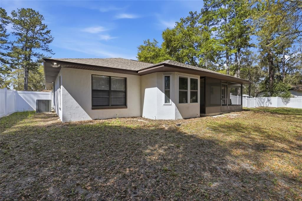 For Sale: $325,000 (3 beds, 2 baths, 1773 Square Feet)