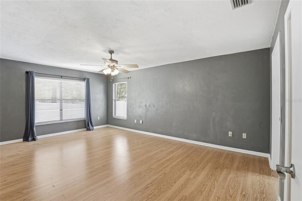 For Sale: $325,000 (3 beds, 2 baths, 1773 Square Feet)