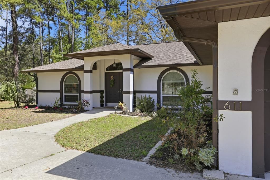 For Sale: $325,000 (3 beds, 2 baths, 1773 Square Feet)