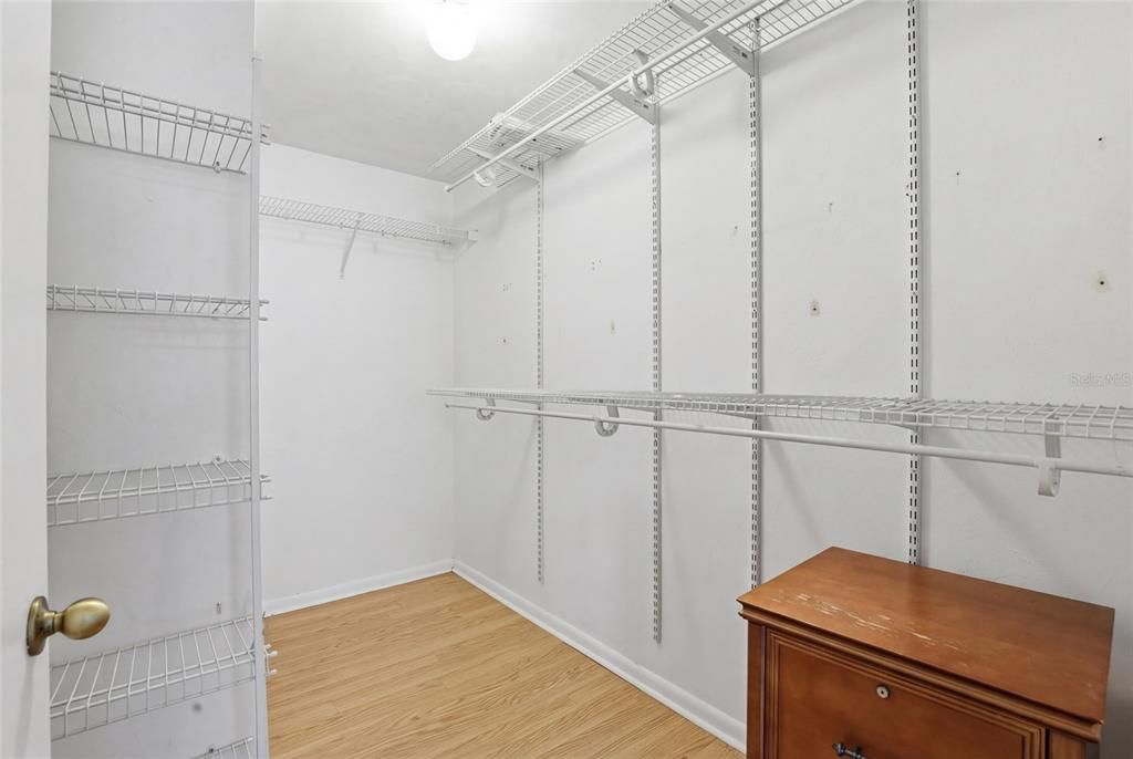 For Sale: $325,000 (3 beds, 2 baths, 1773 Square Feet)