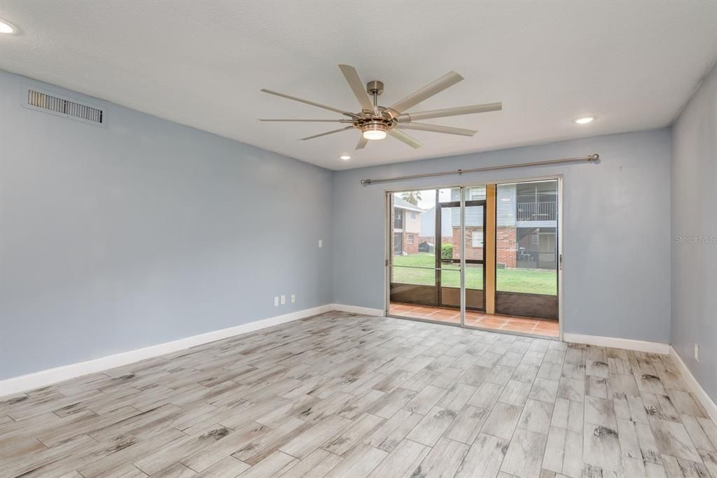 Activo con contrato: $104,900 (1 camas, 1 baños, 824 Pies cuadrados)