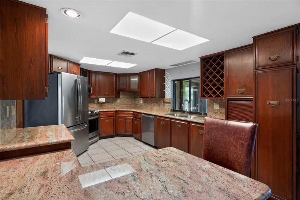 For Sale: $850,000 (4 beds, 2 baths, 2117 Square Feet)