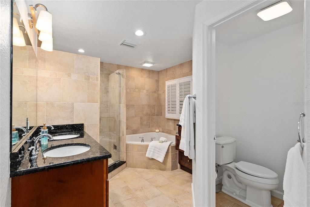 Activo con contrato: $675,000 (3 camas, 3 baños, 2860 Pies cuadrados)