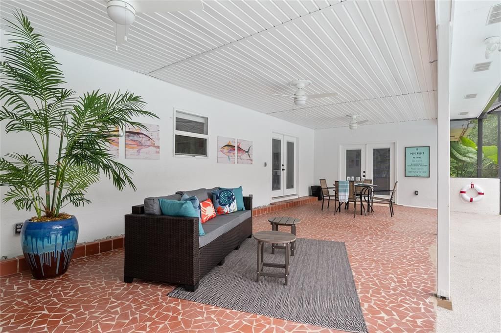 Activo con contrato: $675,000 (3 camas, 3 baños, 2860 Pies cuadrados)