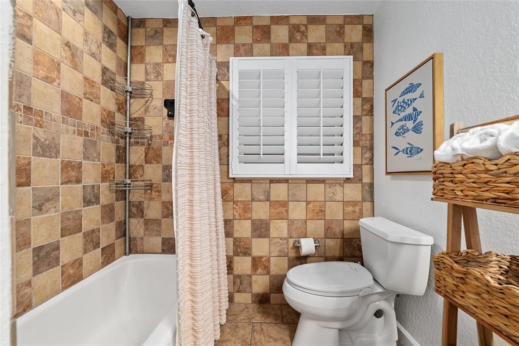 Activo con contrato: $675,000 (3 camas, 3 baños, 2860 Pies cuadrados)