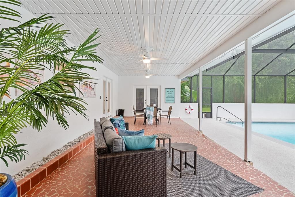 Activo con contrato: $675,000 (3 camas, 3 baños, 2860 Pies cuadrados)