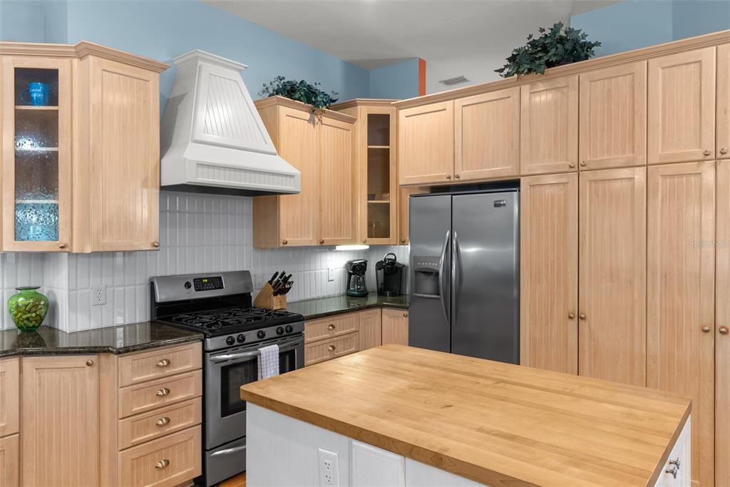 На продажу: $799,900 (4 спален, 3 ванн, 2965 Квадратных фут)