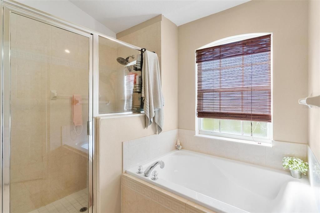 Activo con contrato: $385,000 (3 camas, 2 baños, 1742 Pies cuadrados)