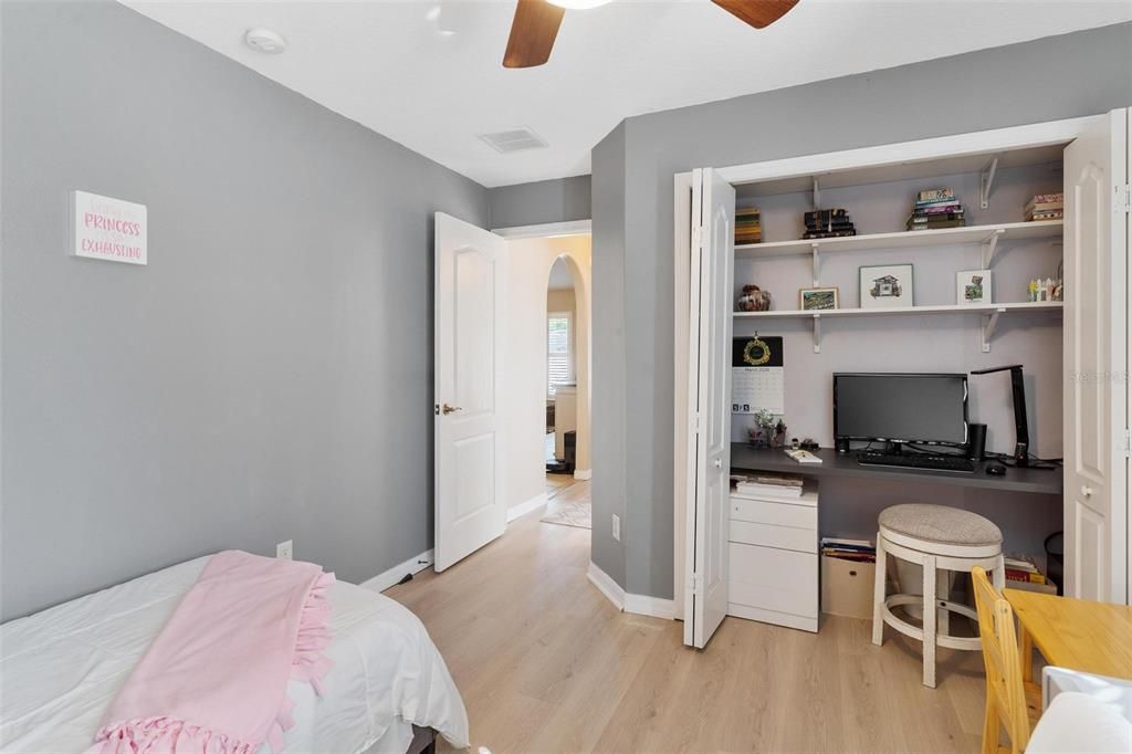 Activo con contrato: $385,000 (3 camas, 2 baños, 1742 Pies cuadrados)