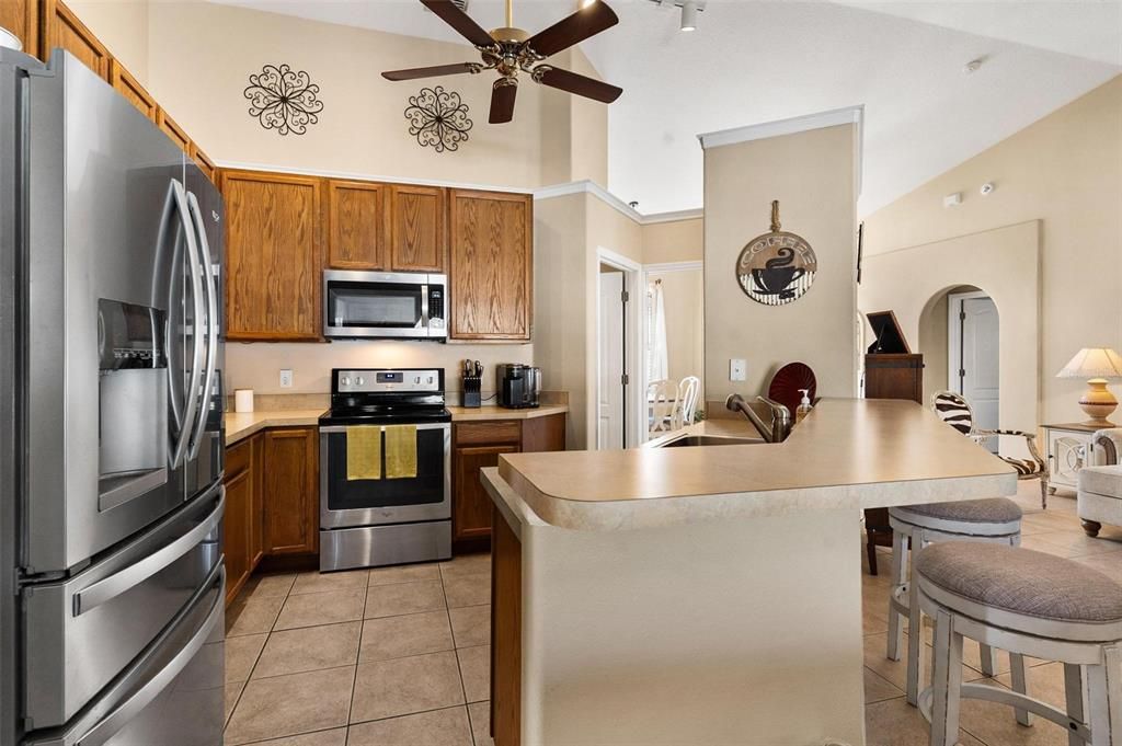 Activo con contrato: $385,000 (3 camas, 2 baños, 1742 Pies cuadrados)