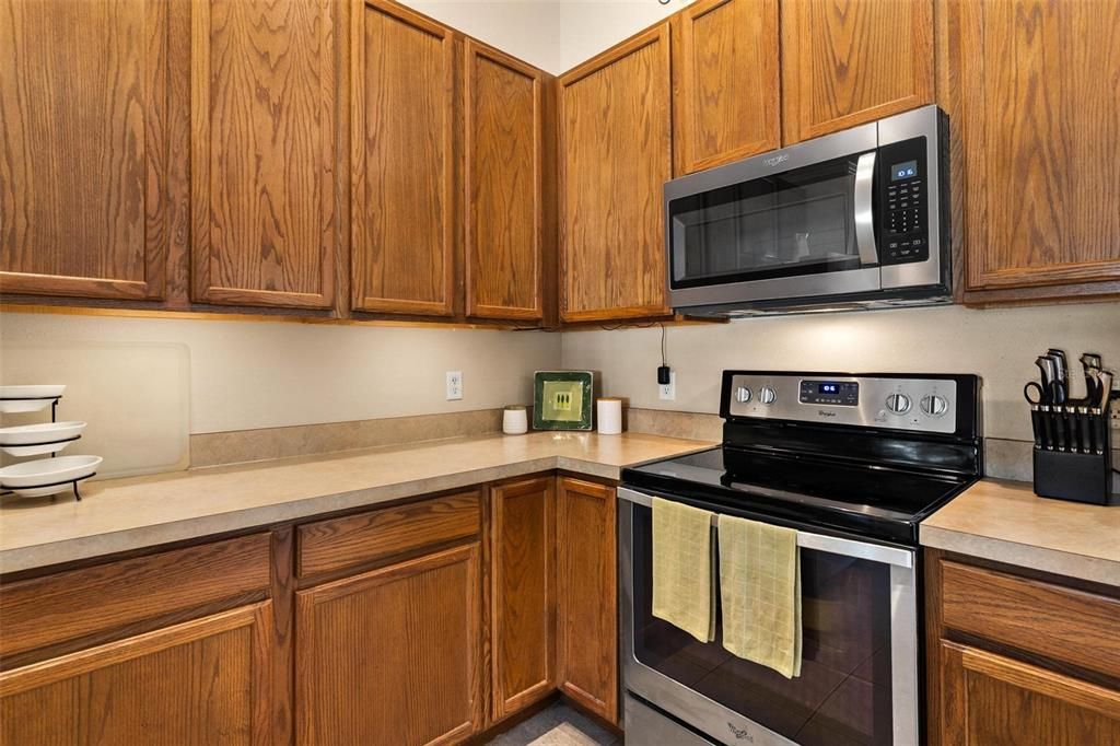 Activo con contrato: $385,000 (3 camas, 2 baños, 1742 Pies cuadrados)