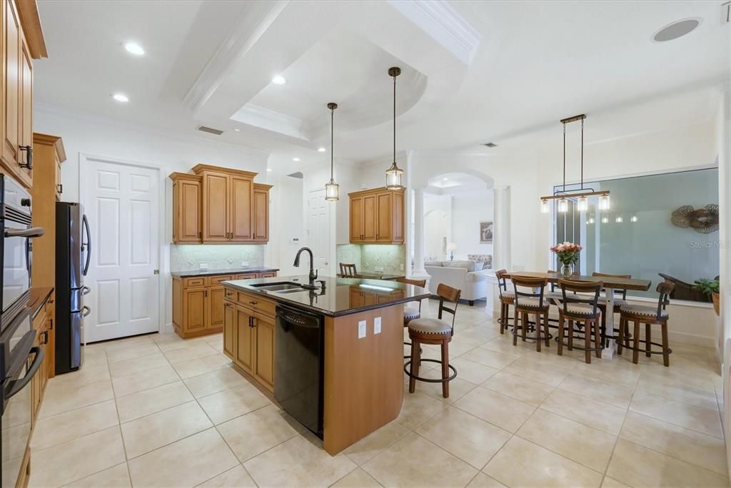 En Venta: $985,450 (4 camas, 3 baños, 3102 Pies cuadrados)