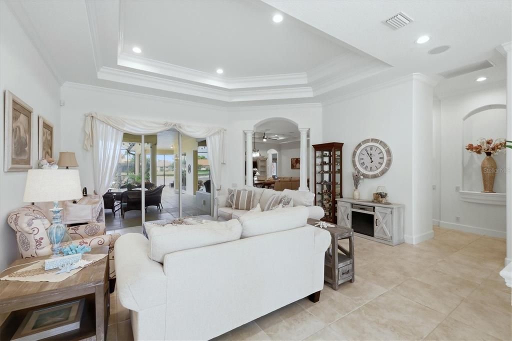 En Venta: $985,450 (4 camas, 3 baños, 3102 Pies cuadrados)
