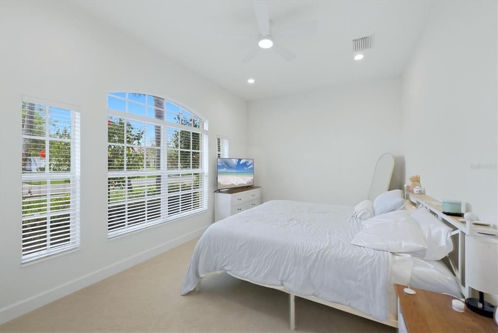 En Venta: $985,450 (4 camas, 3 baños, 3102 Pies cuadrados)