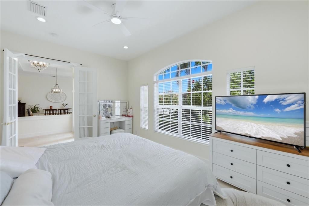 En Venta: $985,450 (4 camas, 3 baños, 3102 Pies cuadrados)