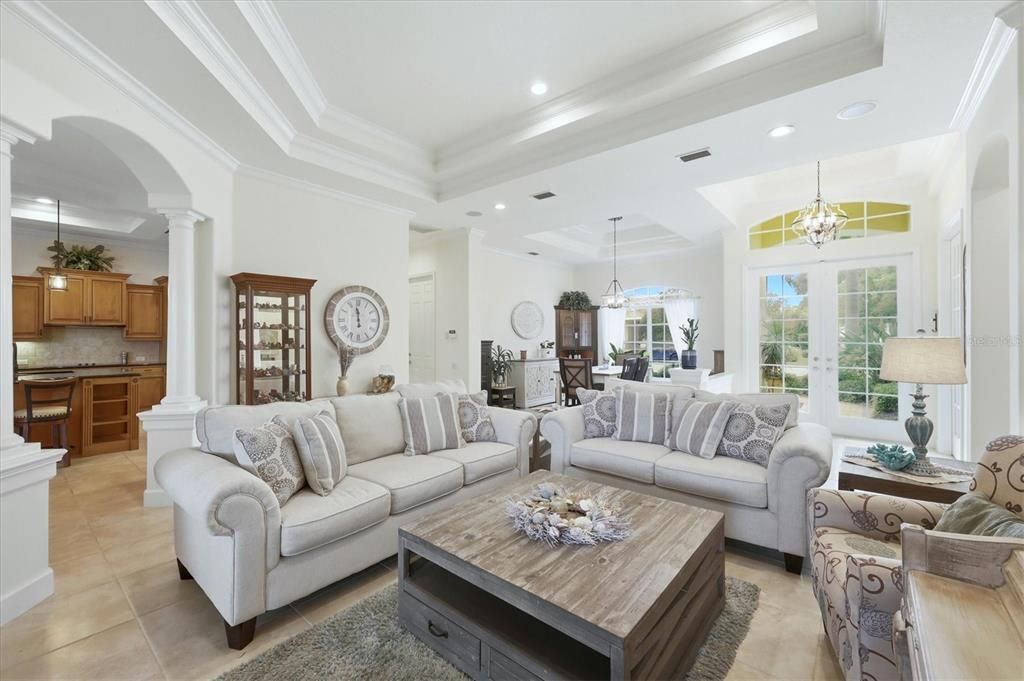 En Venta: $985,450 (4 camas, 3 baños, 3102 Pies cuadrados)