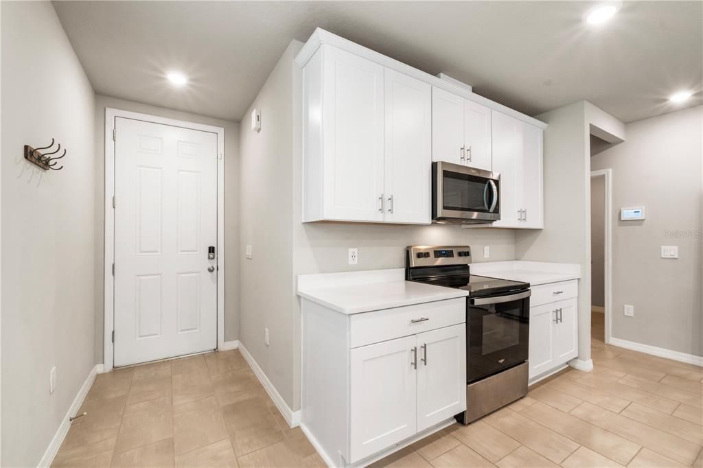 For Rent: $2,400 (3 beds, 2 baths, 1574 Square Feet)