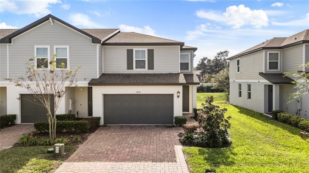 For Rent: $2,400 (3 beds, 2 baths, 1574 Square Feet)