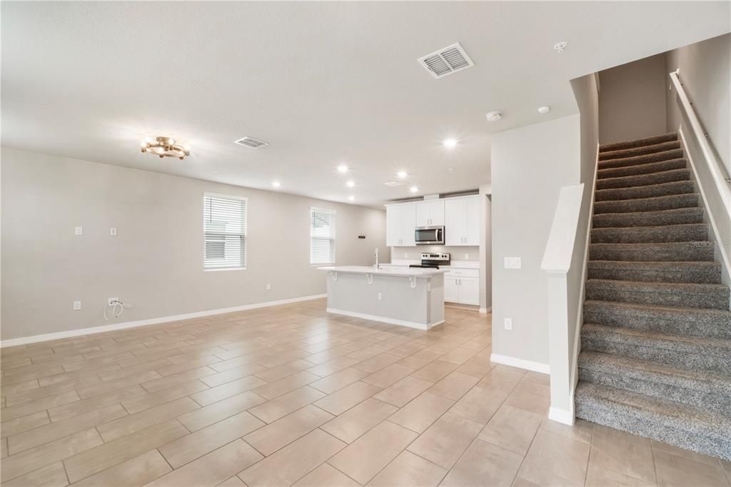 For Rent: $2,400 (3 beds, 2 baths, 1574 Square Feet)