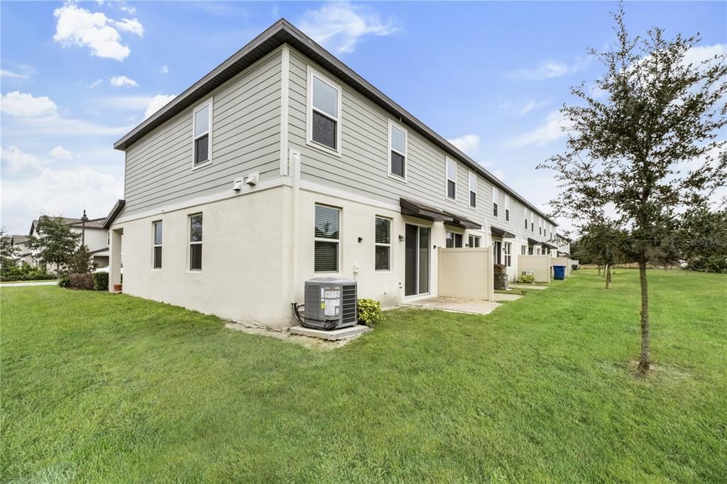 For Rent: $2,400 (3 beds, 2 baths, 1574 Square Feet)