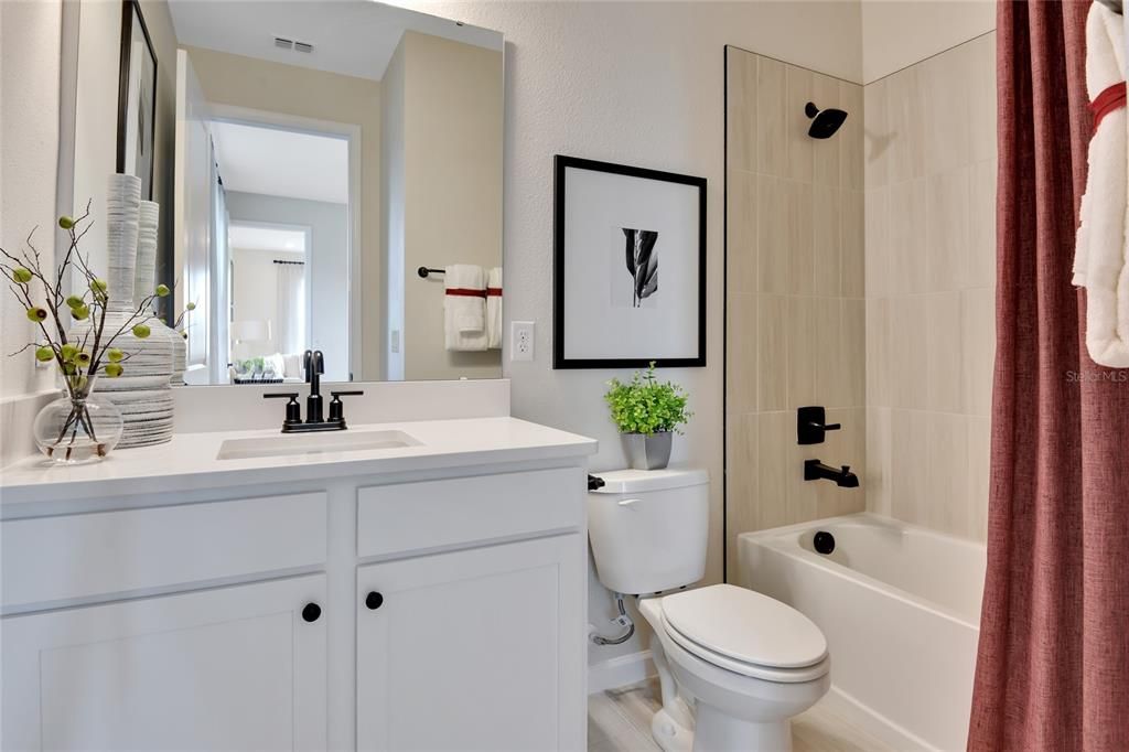 Activo con contrato: $499,999 (5 camas, 3 baños, 3030 Pies cuadrados)
