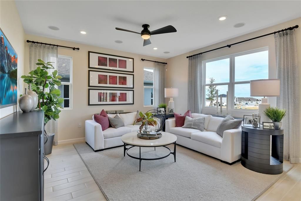 Activo con contrato: $499,999 (5 camas, 3 baños, 3030 Pies cuadrados)