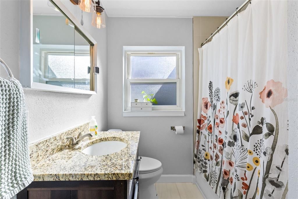 Active With Contract: $339,900 (3 beds, 2 baths, 1645 Square Feet)