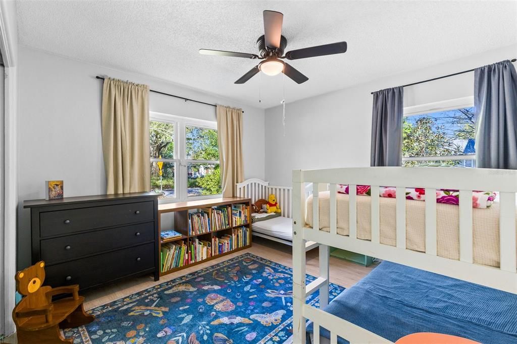Active With Contract: $339,900 (3 beds, 2 baths, 1645 Square Feet)