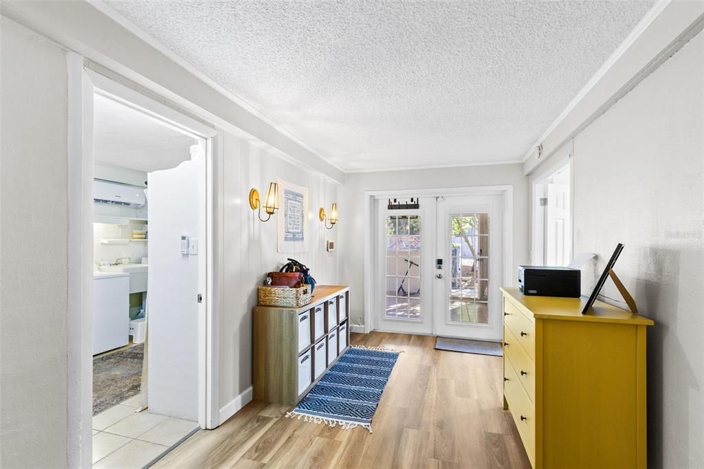 Active With Contract: $339,900 (3 beds, 2 baths, 1645 Square Feet)