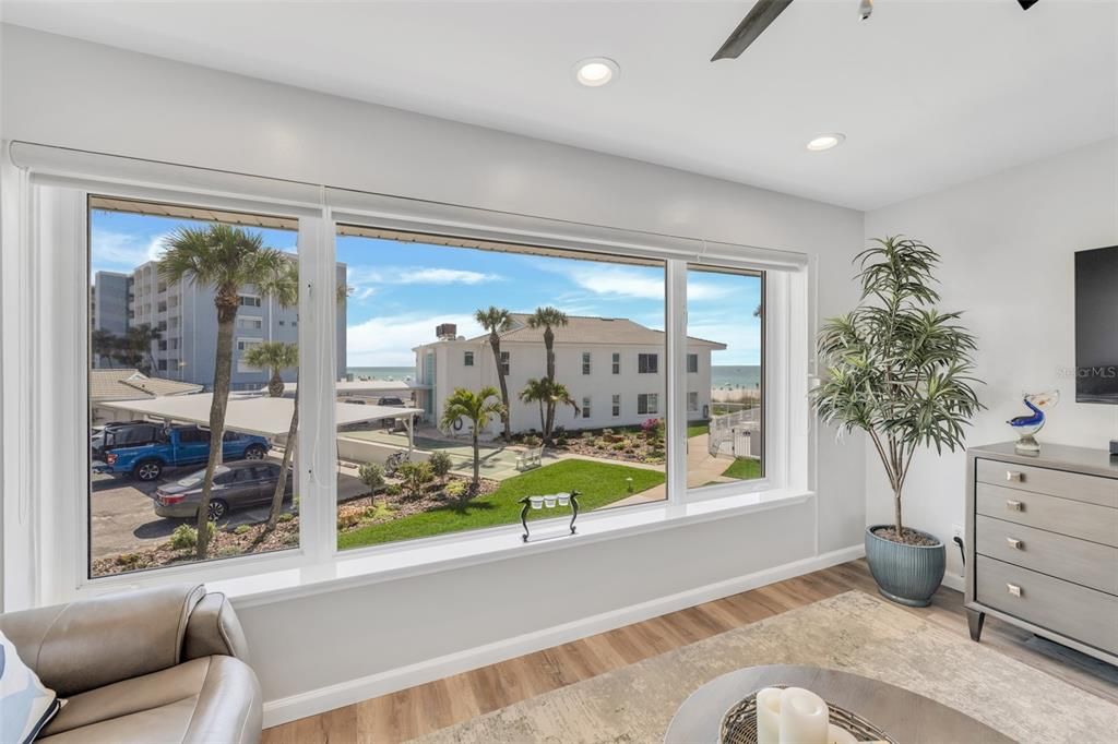 На продажу: $975,595 (2 спален, 2 ванн, 1188 Квадратных фут)