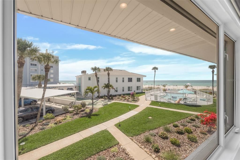 На продажу: $975,595 (2 спален, 2 ванн, 1188 Квадратных фут)