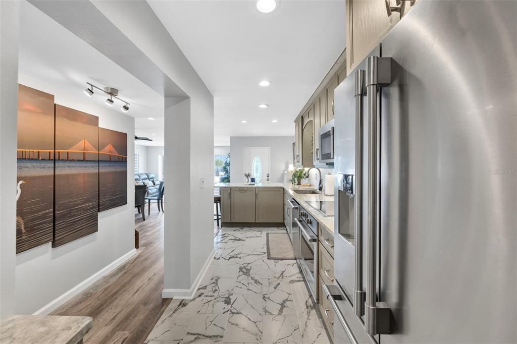 На продажу: $975,595 (2 спален, 2 ванн, 1188 Квадратных фут)