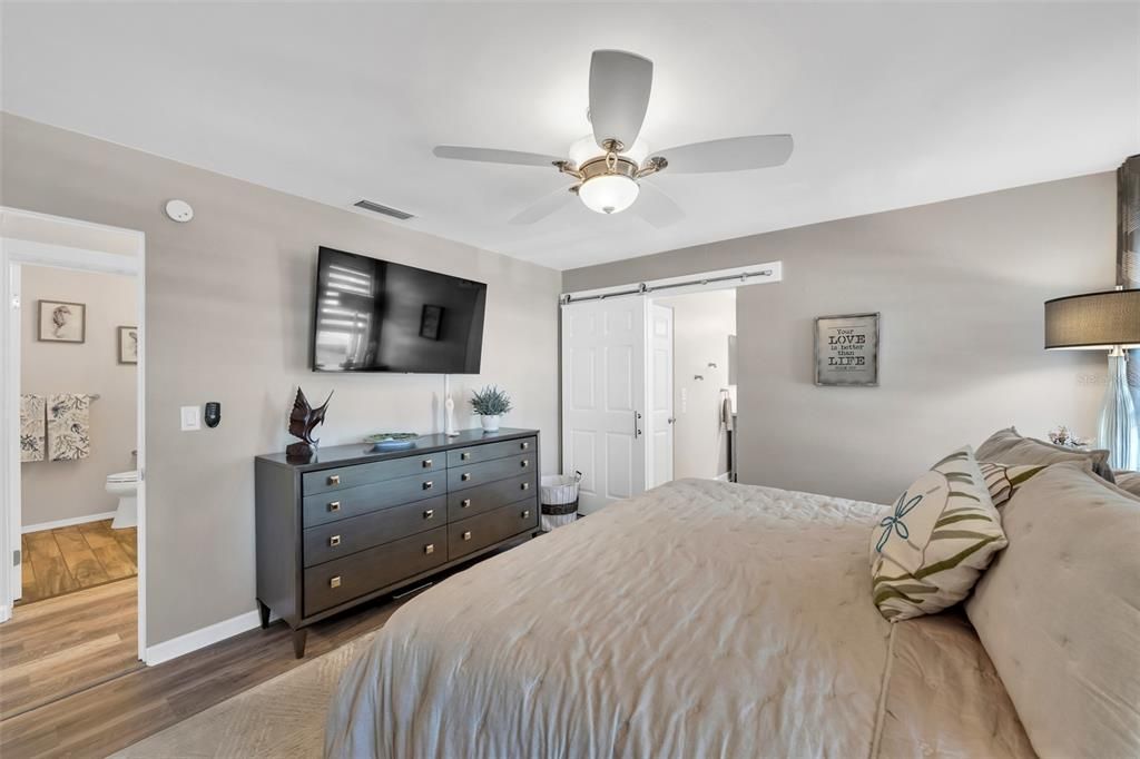 На продажу: $975,595 (2 спален, 2 ванн, 1188 Квадратных фут)