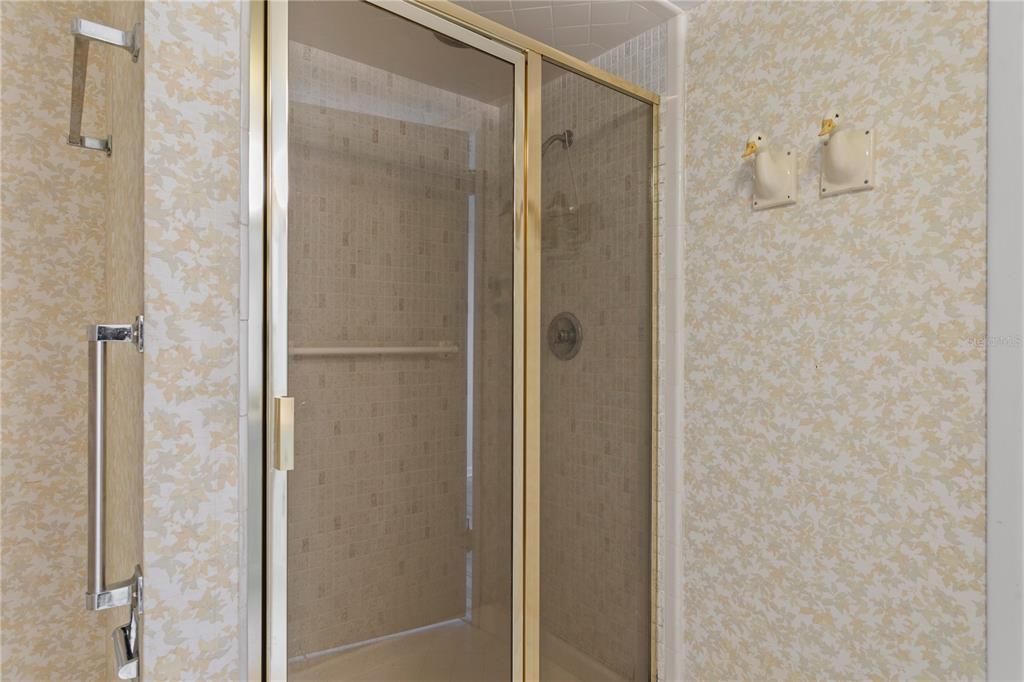 Под контрактом: $555,000 (5 спален, 4 ванн, 3620 Квадратных фут)