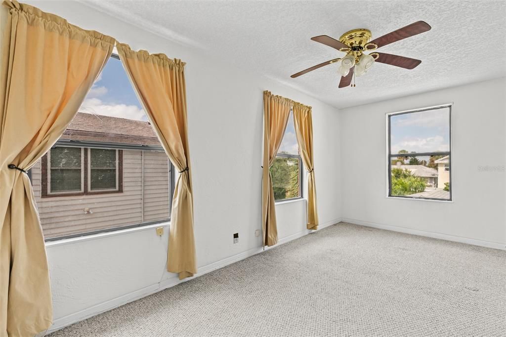 На продажу: $529,999 (5 спален, 0 ванн, 2482 Квадратных фут)