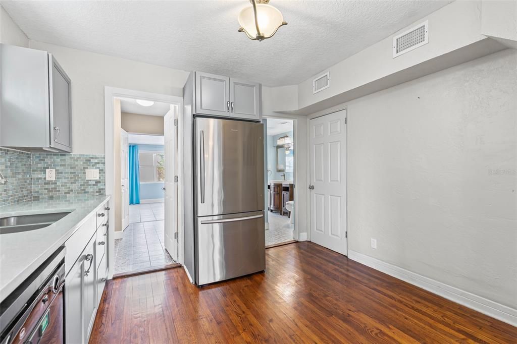 На продажу: $529,999 (5 спален, 0 ванн, 2482 Квадратных фут)