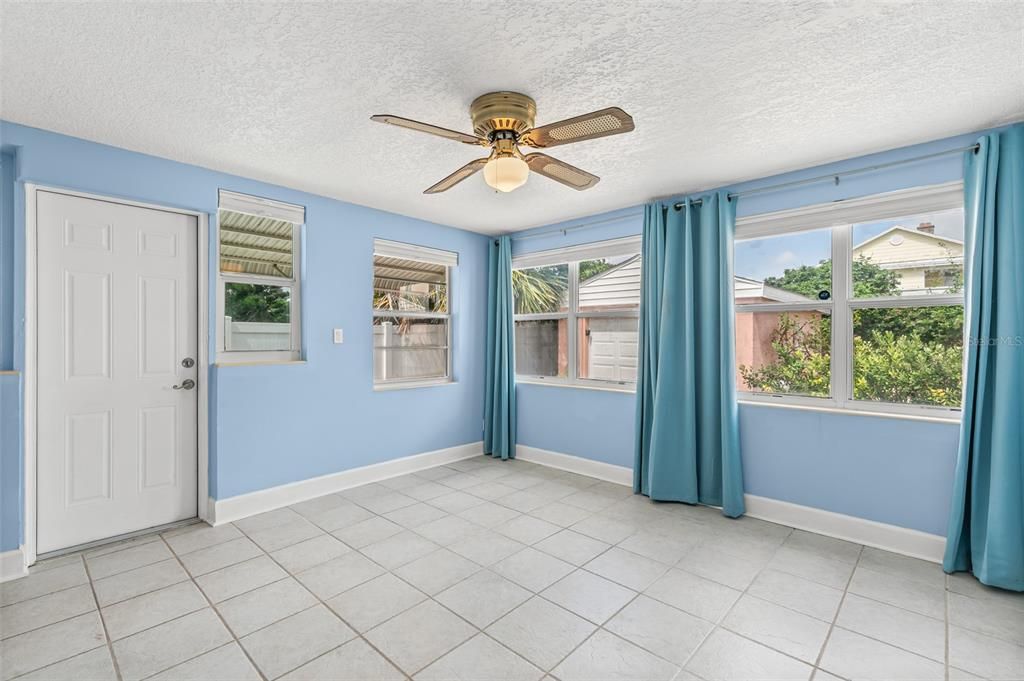 На продажу: $529,999 (5 спален, 0 ванн, 2482 Квадратных фут)