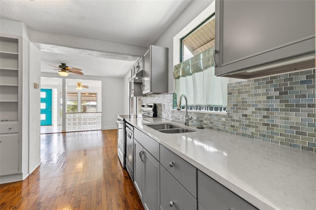 На продажу: $529,999 (5 спален, 0 ванн, 2482 Квадратных фут)