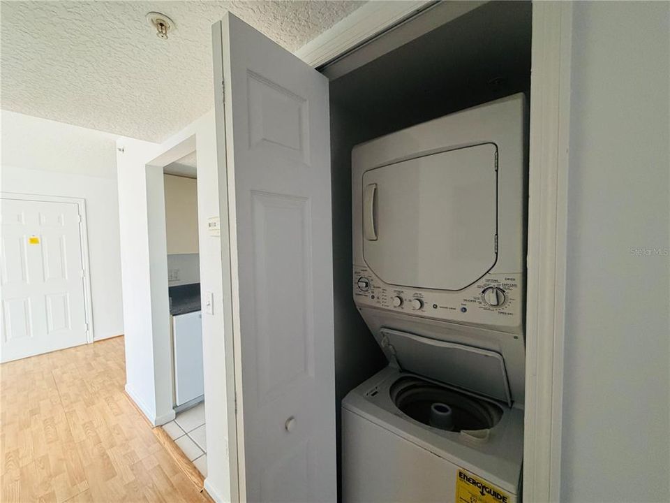 В аренду: $1,350 (2 спален, 2 ванн, 800 Квадратных фут)