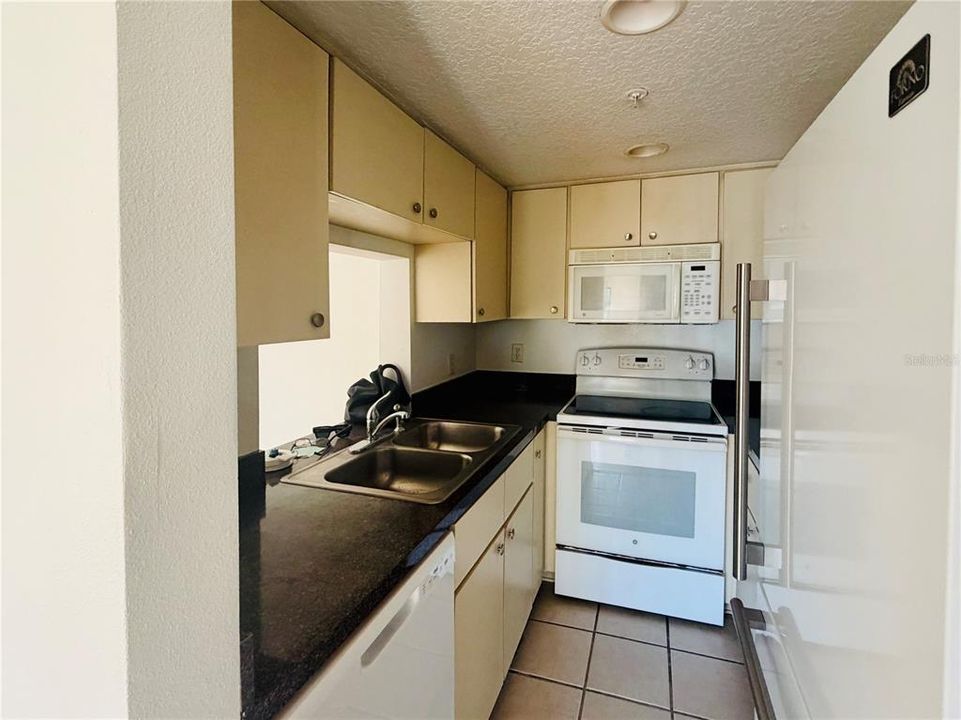В аренду: $1,350 (2 спален, 2 ванн, 800 Квадратных фут)