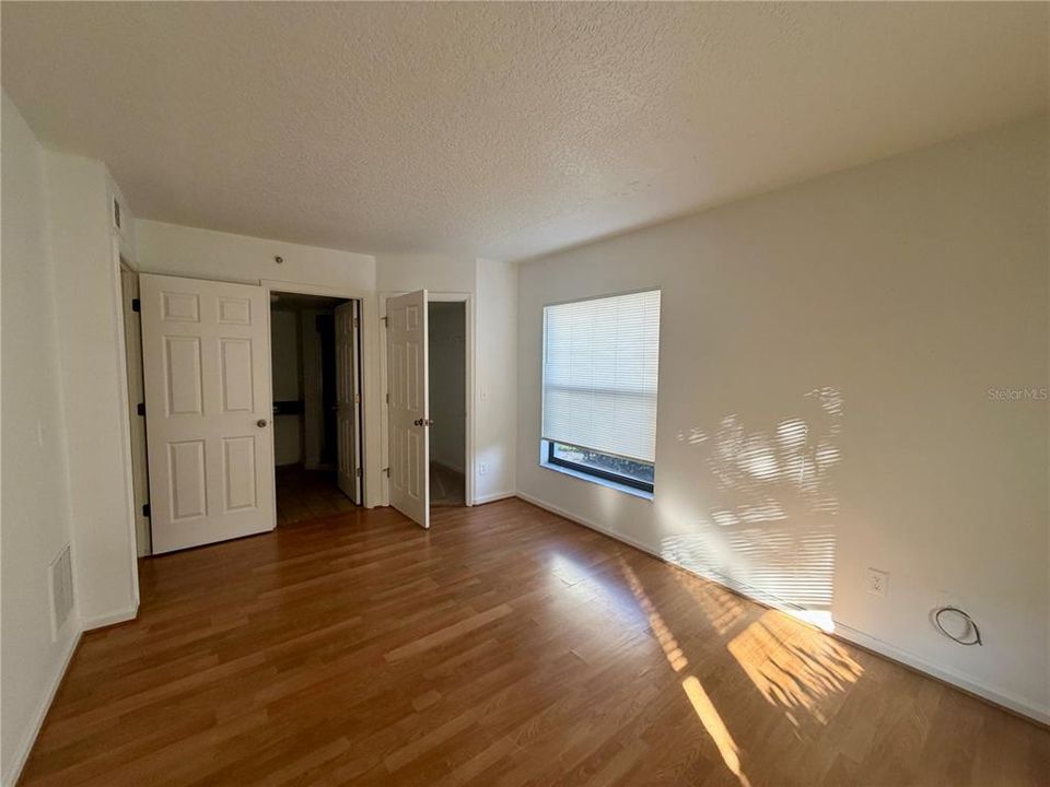 В аренду: $1,350 (2 спален, 2 ванн, 800 Квадратных фут)