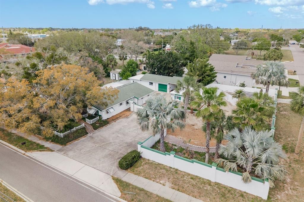 En Venta: $599,900 (0.39 acres)